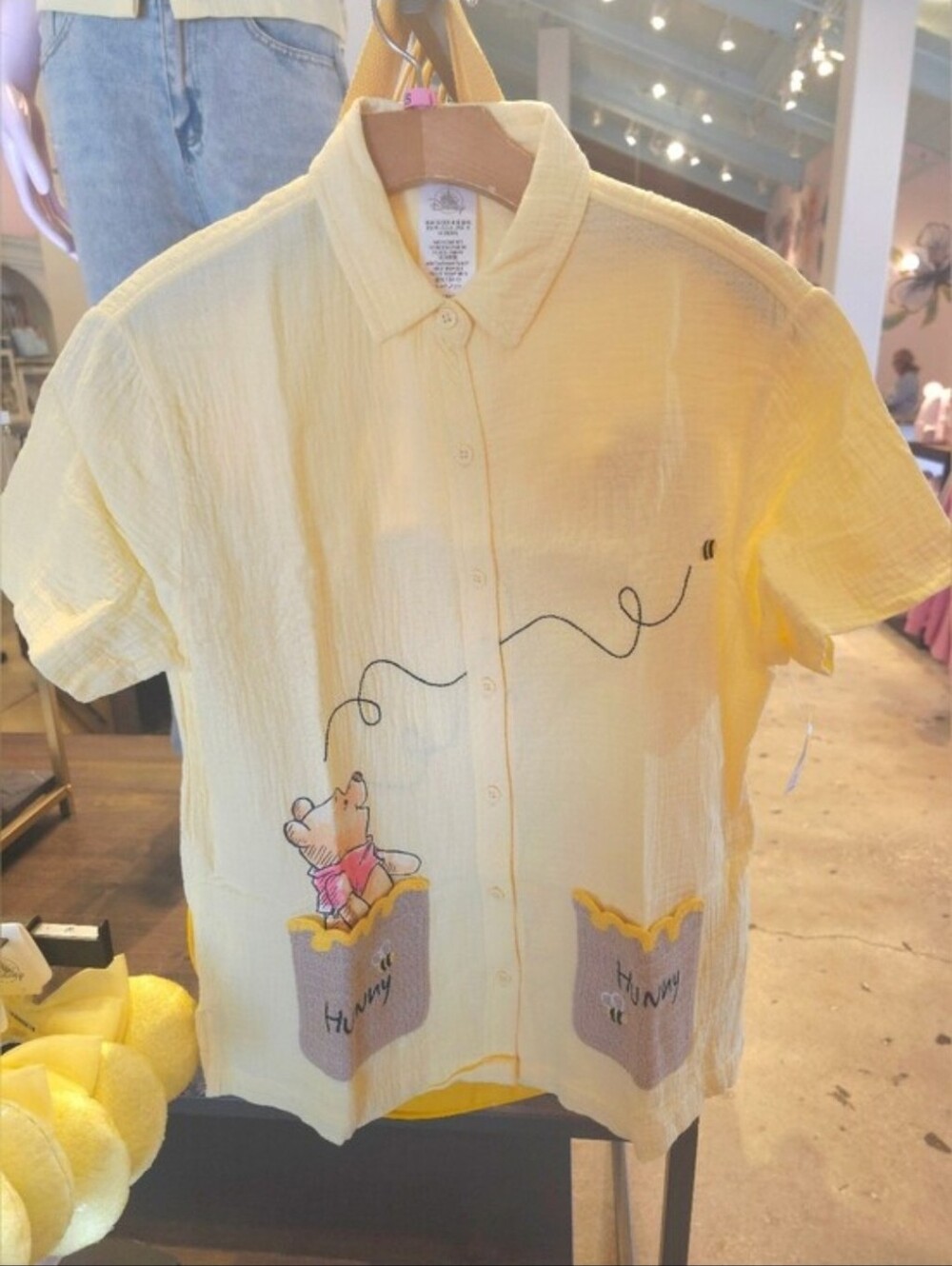 Yellow Short-Sleeve Button-Up Shirt with Tigger Sketch Unisex